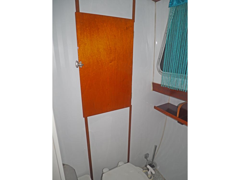 Cabin en avant, Hébergements